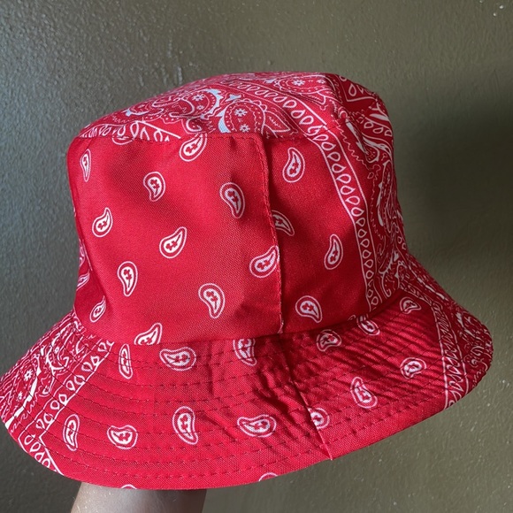 NWOT Red Handkerchief Pattern Bucket Hate / Adult Size - Picture 2 of 4